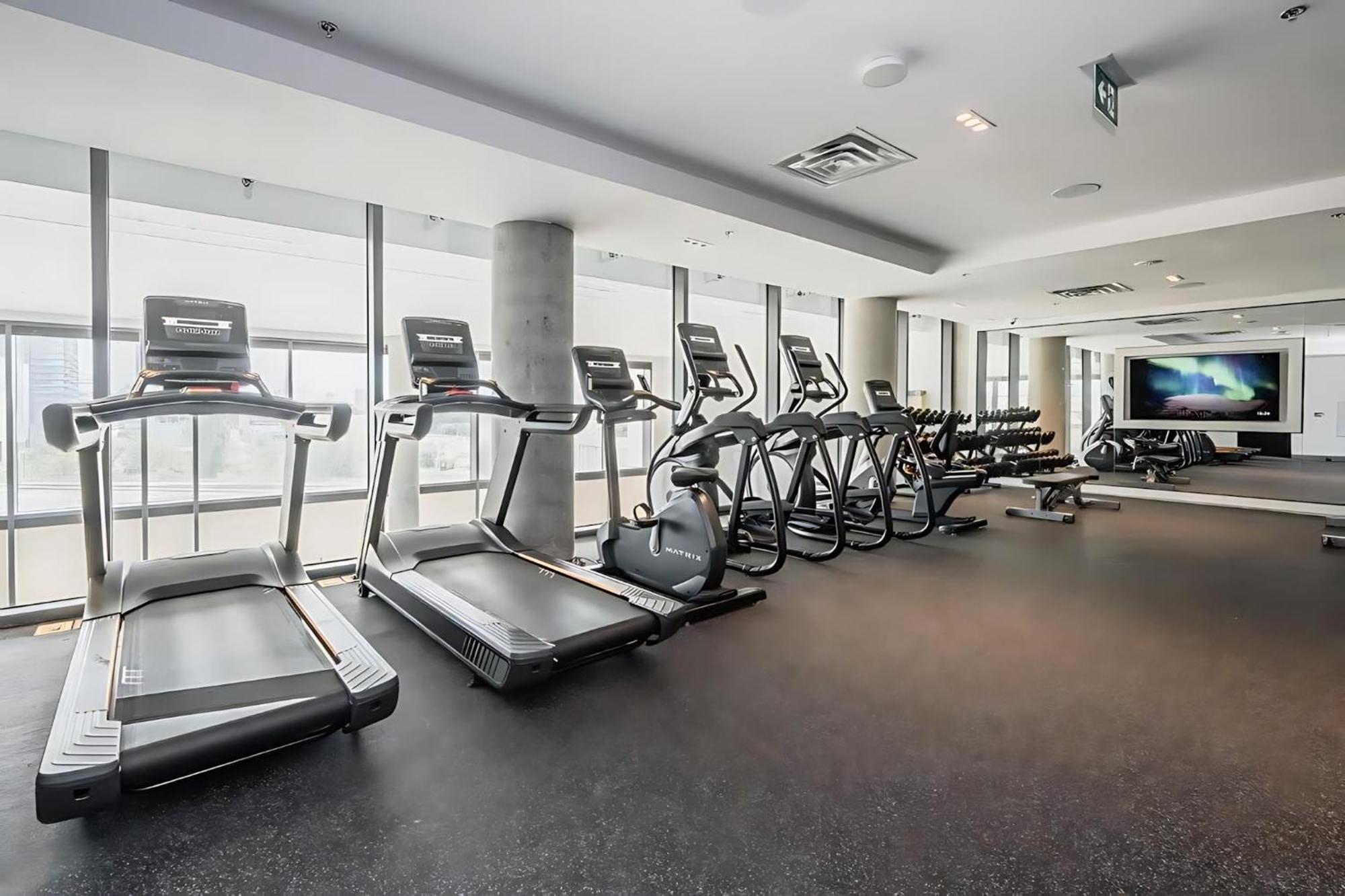 Appartamento Luxury 1Br King Bed Unit - Private Balcony Kitchener Esterno foto