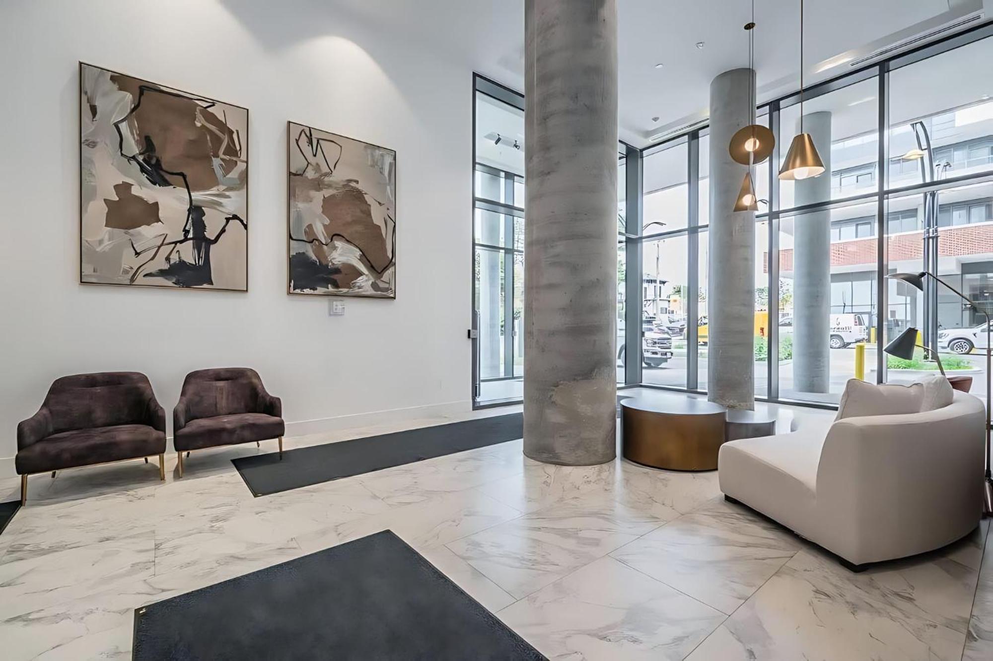 Appartamento Luxury 1Br King Bed Unit - Private Balcony Kitchener Esterno foto